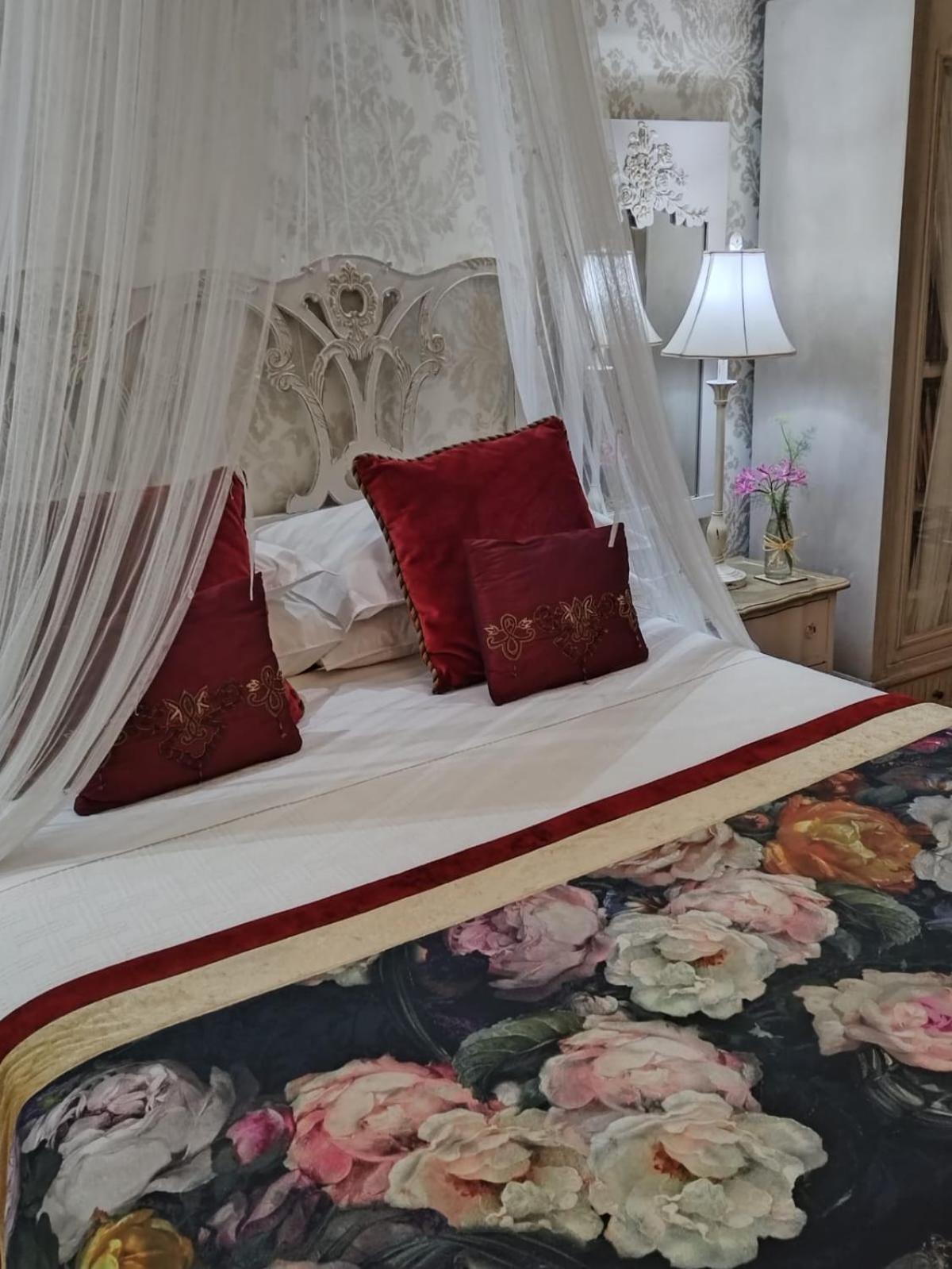 A La Maison Boutique Guesthouse Парейс Екстериор снимка