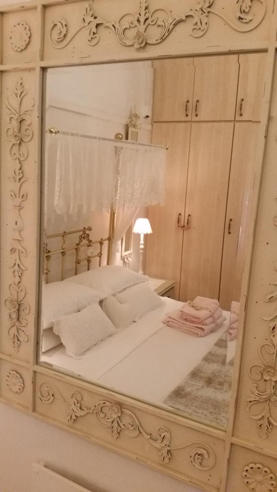 A La Maison Boutique Guesthouse Парейс Екстериор снимка